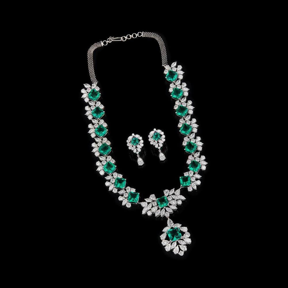 Royal Emerald Vine