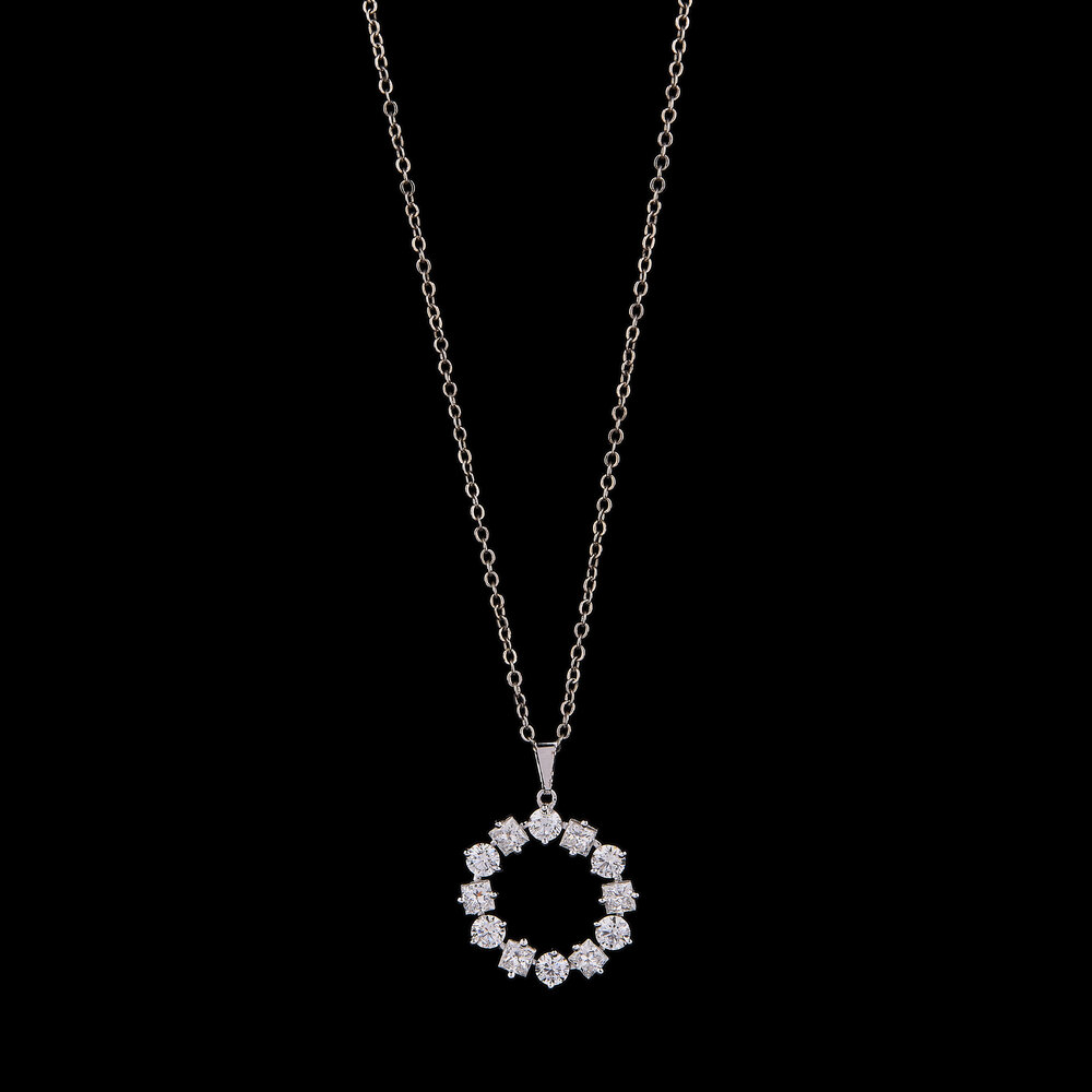 Elmara Luxe Circle Pendant